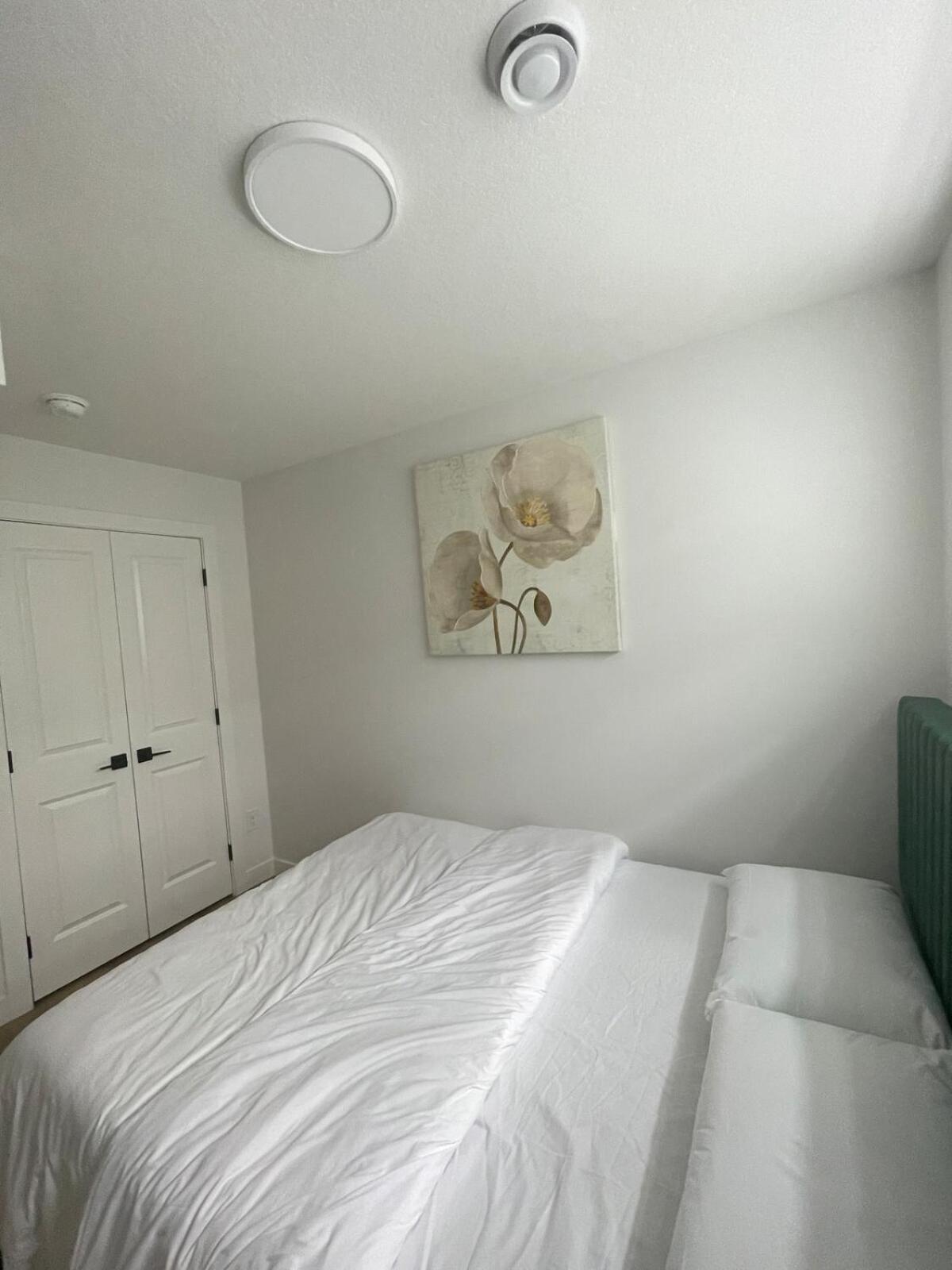 Apartment Your Cozy Happy Place Calgary